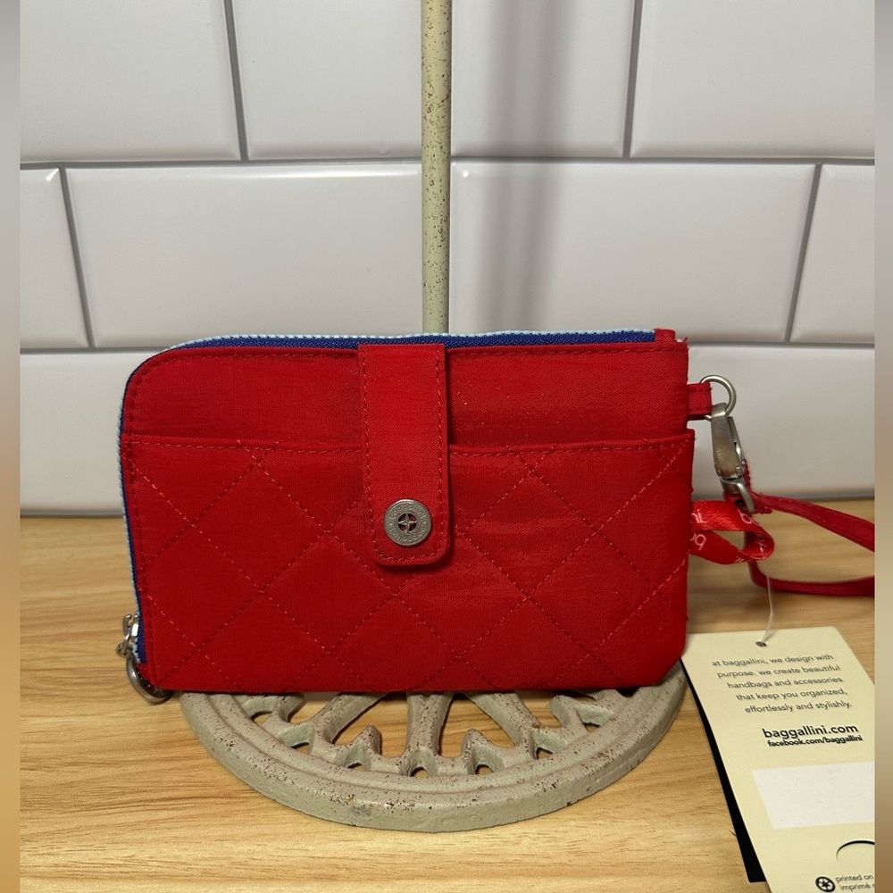 Baggallini RFID RED Nylon Zip Around Wristlet Wallet NWT
